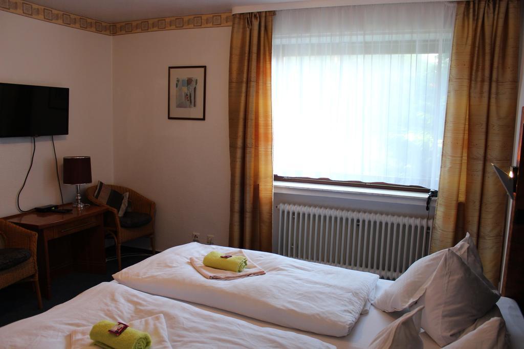 Waldpension Bielefeld Bagian luar foto