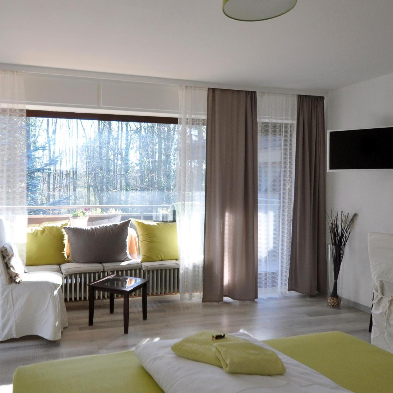 Waldpension Bielefeld Bagian luar foto